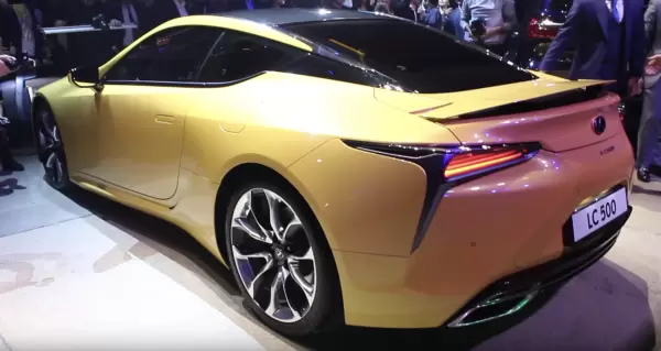 Lexus LC 500 Presentation with Augmented Reality license plate